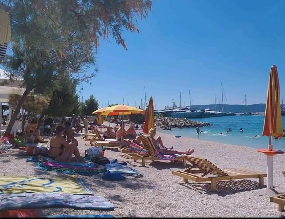 Apartmani Luis Kaštela المظهر الخارجي الصورة