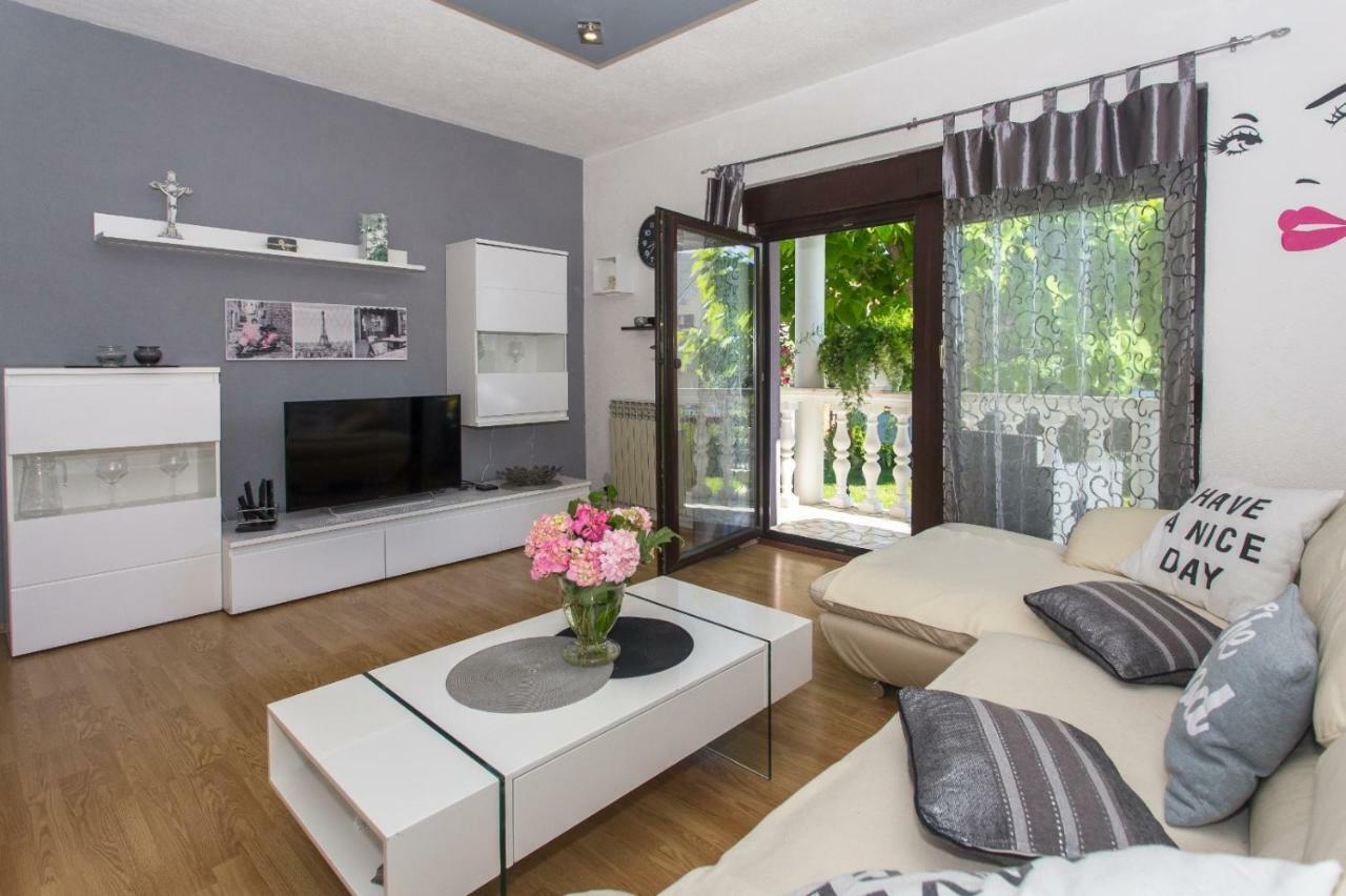 Apartmani Luis Kaštela المظهر الخارجي الصورة