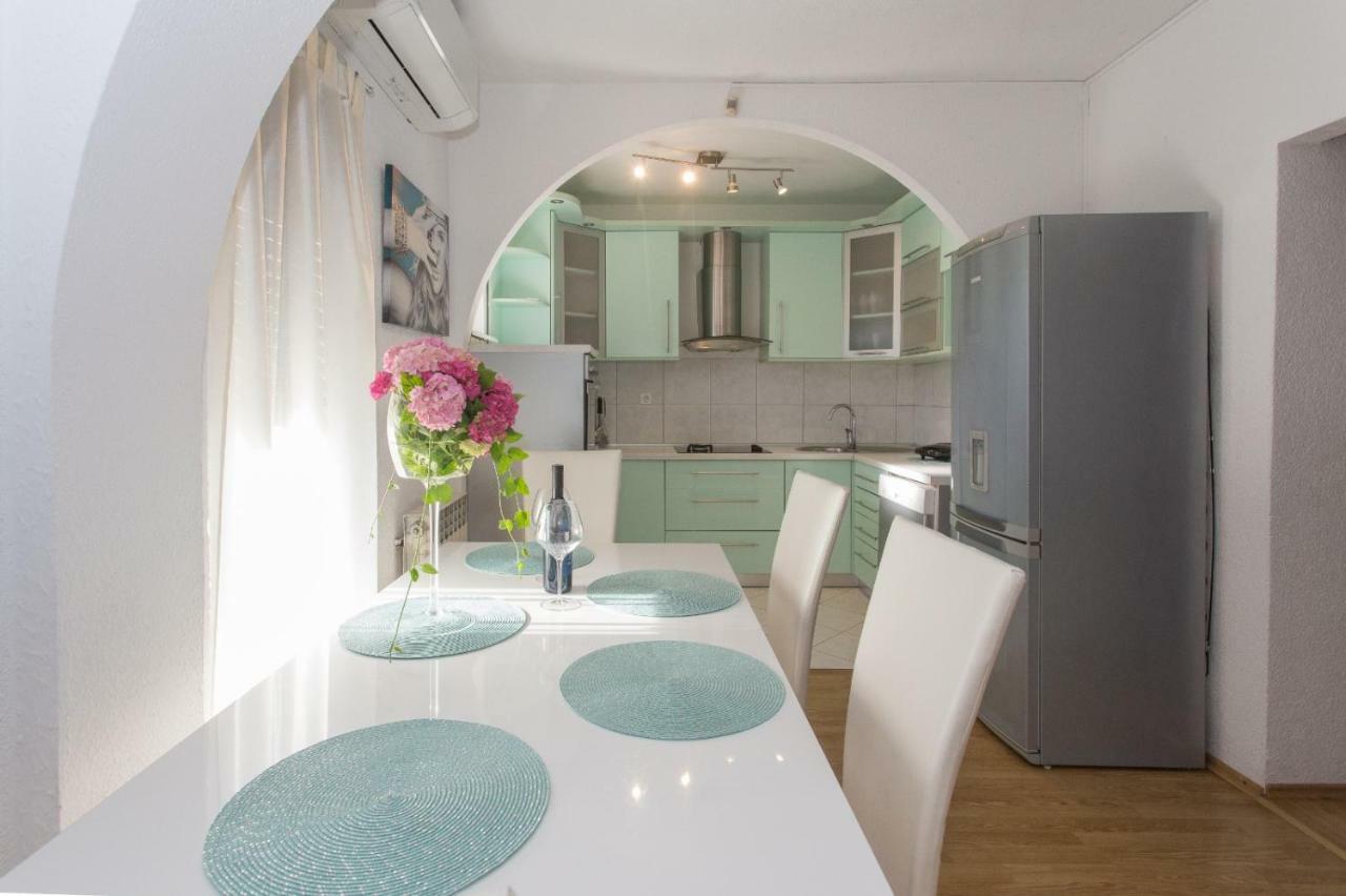 Apartmani Luis Kaštela المظهر الخارجي الصورة